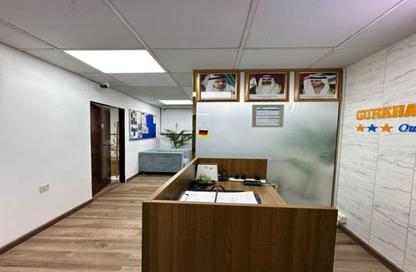 Business Centre - Studio - 1 Bathroom for rent in Al Kazim Building - Karama Park Area - Al Karama - Dubai