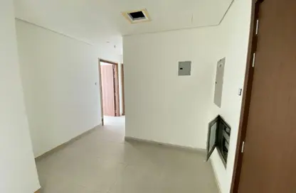 شقة - 2 غرف نوم - 3 حمامات للايجار في الفلاح - تجارية مويلح - الشارقة