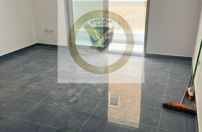 Apartment - 3 Bedrooms - 3 Bathrooms for rent in Al Qulaya'ah - Al Sharq - Sharjah