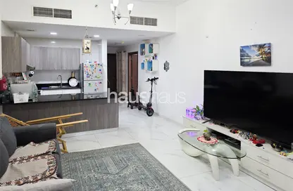 شقة - غرفة نوم - 2 حمامات للايجار في الجادة الخامسه - الفرجان - دبي