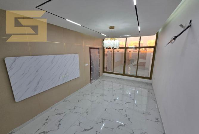 114604989 - Property Image 3