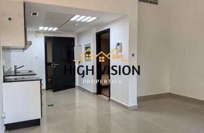 Apartment - Studio - 1 for rent in Tower 8 - Al Reef Downtown - Al Reef - Abu Dhabi Apartment - Studio - 1 for rent in Tower 8 - Al Reef Downtown - Al Reef - Abu Dhabi