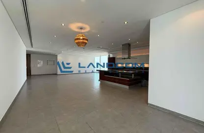 Apartment - 2 Bedrooms - 3 Bathrooms for rent in Maze Tower - Sheikh Zayed Road - Dubai