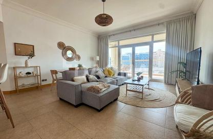Apartment - 2 Bedrooms - 3 Bathrooms for rent in Al Tamr - Shoreline Apartments - Palm Jumeirah - Dubai