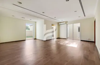 فيلا - 4 غرف نوم - 5 حمامات للايجار في منطقة البانجلو - مجتمع الحدائق - مجمع دبي للاستثمار - دبي