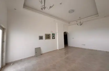 شقة - غرفة نوم - 2 حمامات للايجار في النيادات - العين شقة - غرفة نوم - 2 حمامات للايجار في النيادات - العين