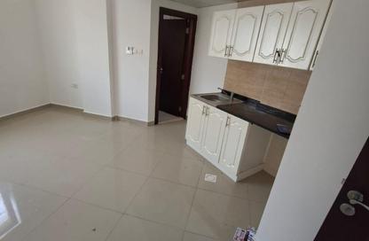 Apartment - Studio - 1 Bathroom for rent in Muwaileh - Sharjah