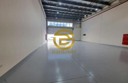Warehouse - Studio - 1 Bathroom for rent in Umm Ramool 109 - Umm Ramool - Dubai