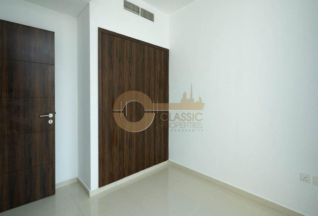 Spacious Corner Townhouse | Single Row | Vacant photo 11