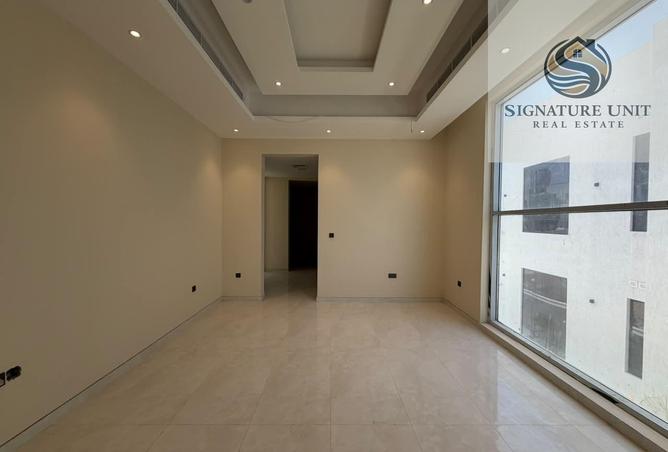 100833205 - Property Image 3