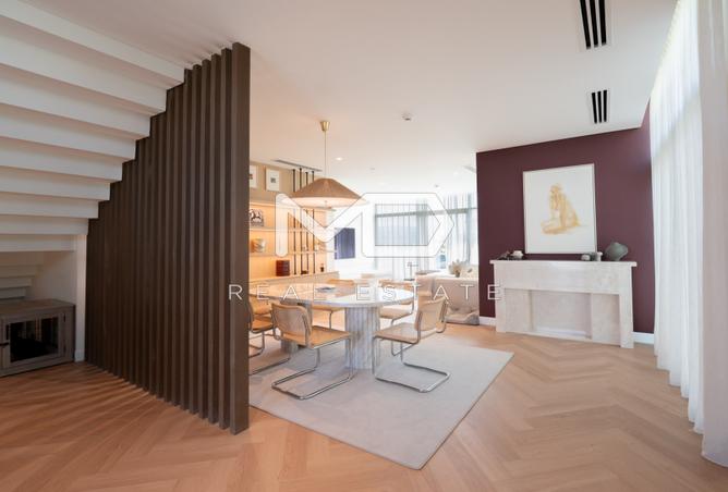 Freehold 4BR | Renovated Corner | Park View