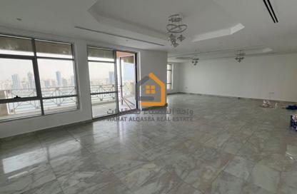 Apartment - 3 - 5 for rent in Al Majaz 3 - Al Majaz - Sharjah