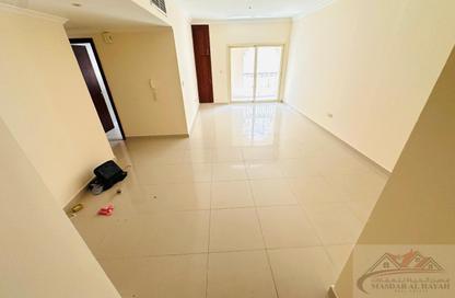Apartment - 3 Bedrooms - 3 Bathrooms for rent in Muweileh Community - Muwaileh Commercial - Sharjah