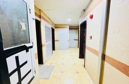 عمارة بالكامل - استوديو - 7 حمامات للبيع في طريق فاير ستاشن - مويلح - الشارقة