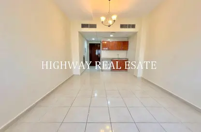 Apartment - 1 Bathroom for rent in Muwaileh 3 Building - Muwaileh - Sharjah
