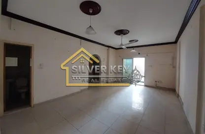 شقة - 2 غرف نوم - 2 حمامات للايجار في المحطة - القاسمية - الشارقة