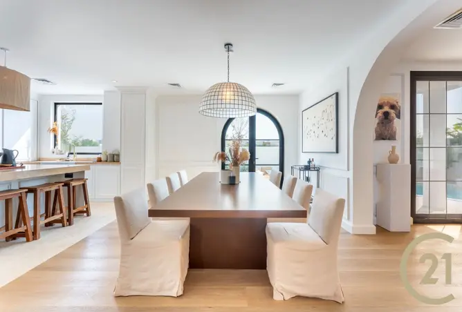 165032067 - Property Image 2