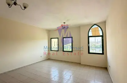 شقة - 1 حمام للايجار في 15أي - طراز مغربي - المدينة العالمية - دبي شقة - 1 حمام للايجار في 15أي - طراز مغربي - المدينة العالمية - دبي