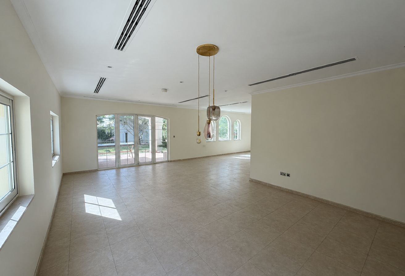 Private Pool | With Maid room | Huge Villa
