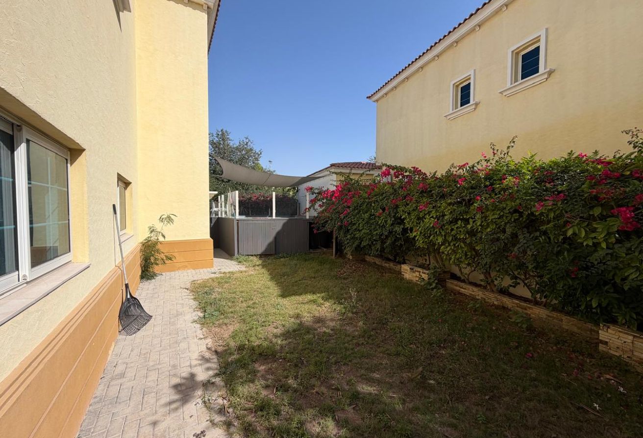 Private Pool | With Maid room | Huge Villa