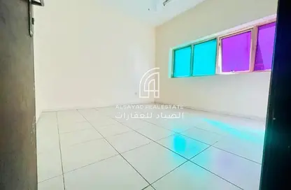 شقة - غرفة نوم - 1 حمام للايجار في بناء النباعة - النبعة - الشرق - الشارقة