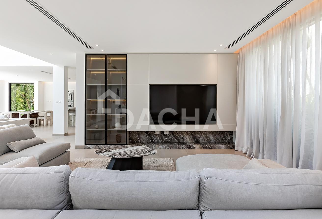 Lake View | Luxury 4 Bed | Furnished photo 3