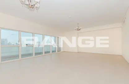 Apartment - 3 Bedrooms - 4 Bathrooms for sale in Dubai Jewel Tower - Dubai Media City - Dubai