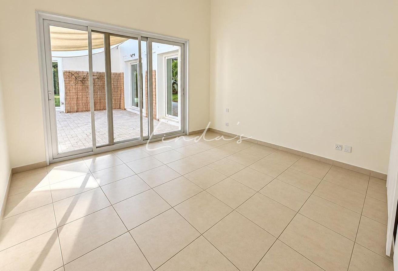 Large Plot | Vacant | Well Maintanined | Bungalow photo 9