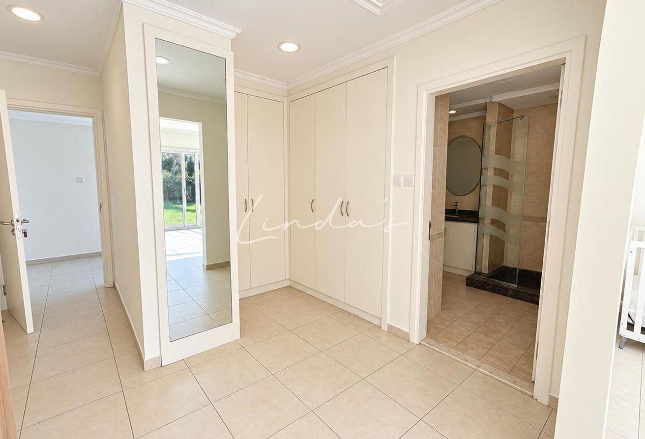 Large Plot | Vacant | Well Maintanined | Bungalow photo 14