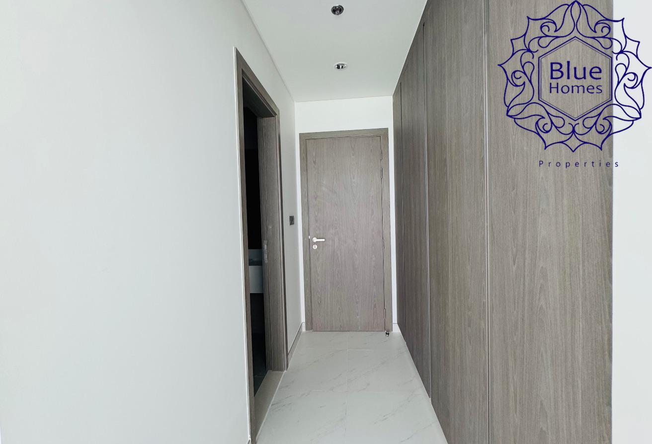 Fully Panoramic View 2+MAID READY TO MOVE photo 12