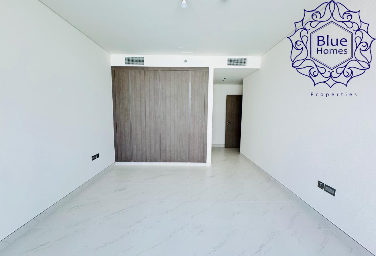 Fully Panoramic View 2+MAID READY TO MOVE photo 7