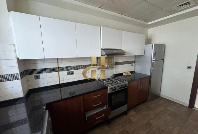 83212213 - Property Image 3