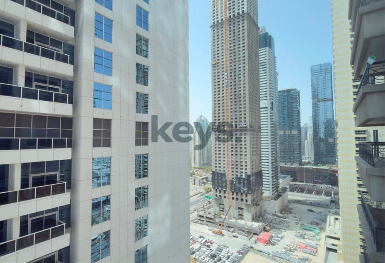 Spacious 3BR + Maid | Vacant | Unfurnished | Dubai Marina photo 5