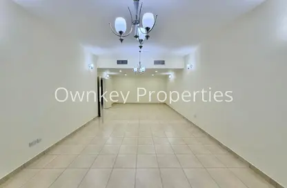 Apartment - 3 Bedrooms - 4 Bathrooms for rent in Diplomat Building - Umm Hurair 1 - Umm Hurair - Dubai