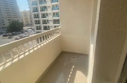 شقة - 2 غرف نوم - 2 حمامات للايجار في أبو شغارة - الشارقة