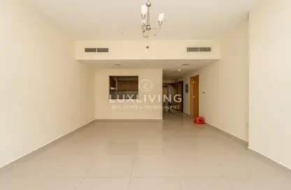 شقة - غرفة نوم - 2 حمامات للايجار في May ريزيدنس 1 - ماي رزدنس - الضاحية 10 - قرية جميرا الدائرية - دبي