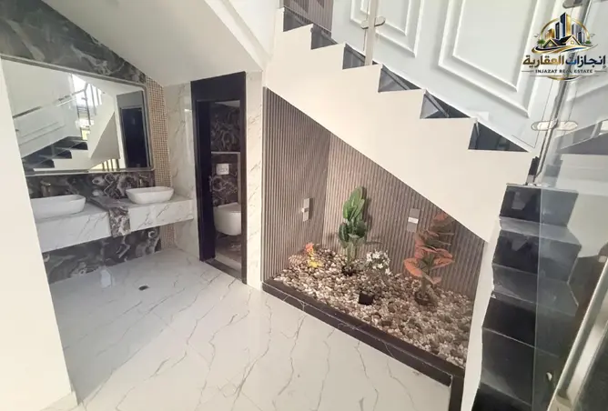 145984402 - Property Image 3