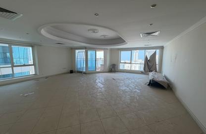 Apartment - 3 - 4 for sale in Al Noor Tower - Al Majaz 3 - Al Majaz - Sharjah Apartment - 3 - 4 for sale in Al Noor Tower - Al Majaz 3 - Al Majaz - Sharjah