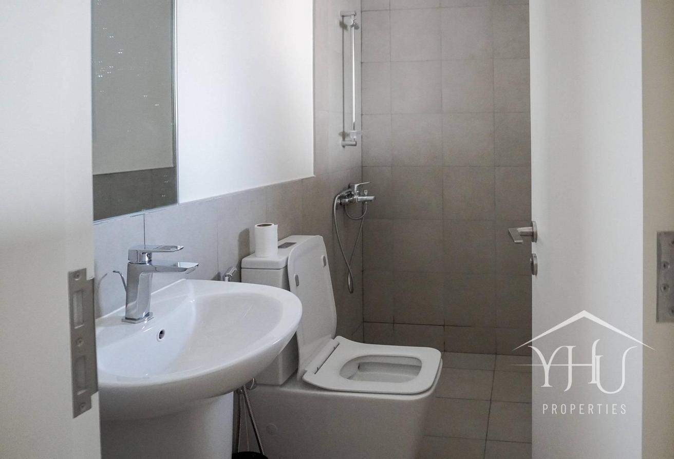 Vacant Single Row | Close to Amenities | Spacious photo 15