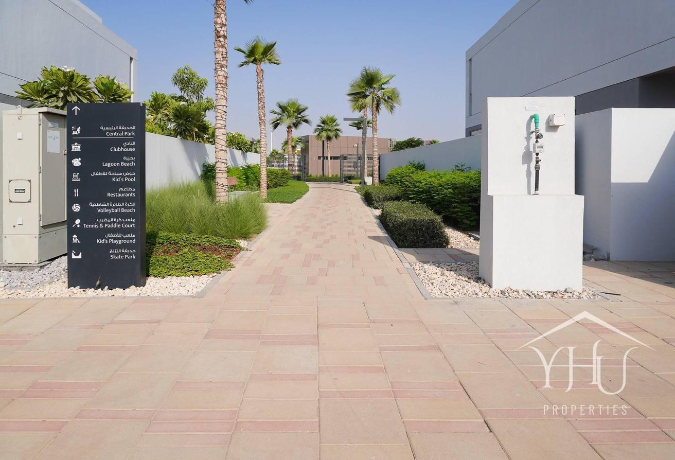 Vacant Single Row | Close to Amenities | Spacious photo 27