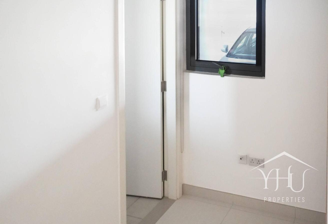 Vacant Single Row | Close to Amenities | Spacious photo 19