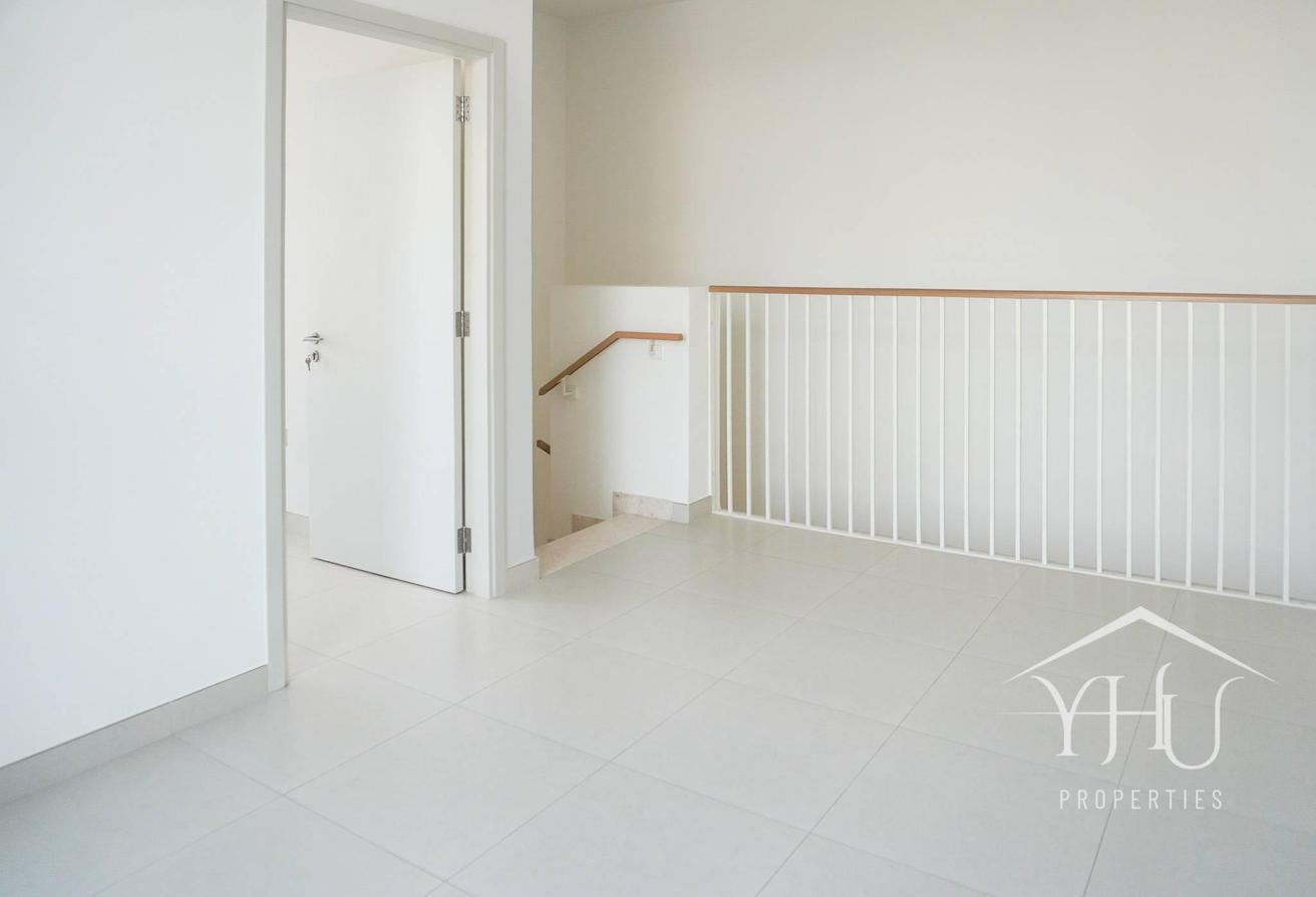Vacant Single Row | Close to Amenities | Spacious photo 13