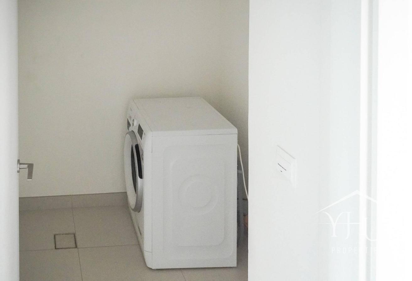 Vacant Single Row | Close to Amenities | Spacious photo 20