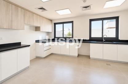 Villa - 5 - 7 for sale in Fay Al Reeman II - Al Shamkha - Abu Dhabi