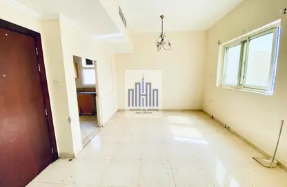 شقة - غرفة نوم - 2 حمامات للايجار في طريق فاير ستاشن - مويلح - الشارقة