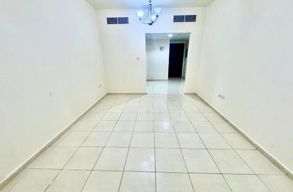 Apartment - 1 Bedroom - 2 Bathrooms for rent in Muwaileh 3 Building - Muwaileh - Sharjah