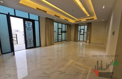 Villa - 5 - 7 for rent in Al Aweer 1 - Al Aweer - Dubai