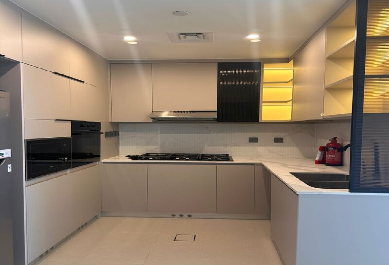 BRAND NEW I UNFURNISHED I 2 CHEQUES gallery image