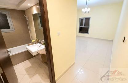 Apartment - 1 Bedroom - 2 Bathrooms for rent in Muwaileh 29 Building - Muwaileh - Sharjah