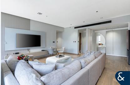 Apartment - 2 Bedrooms - 2 Bathrooms for sale in West Avenue Tower - Dubai Marina - Dubai